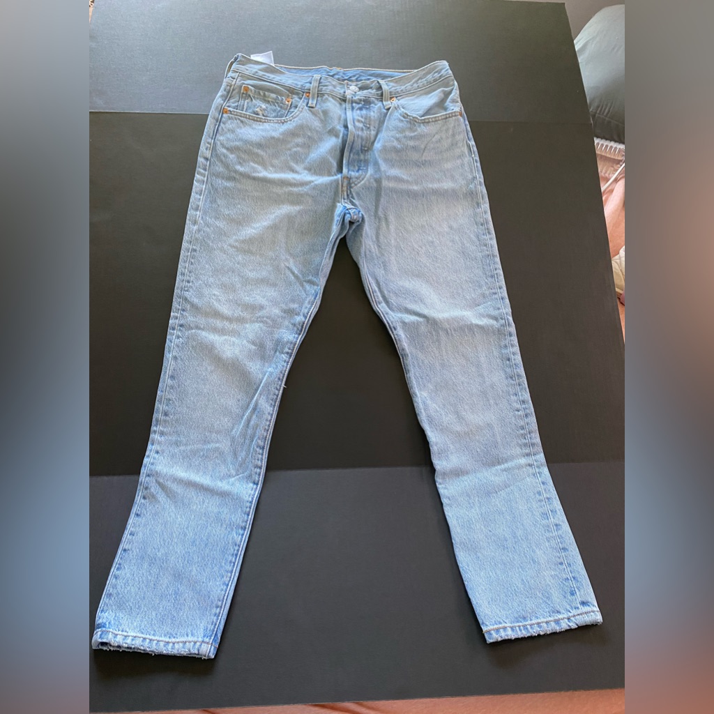 Levis Straight Jeans